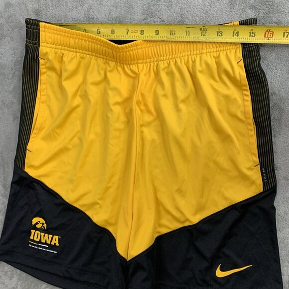 Nike Shorts Mens Medium On Field Iowa Hawkeyes Football Black Workout Gym DN5715 - Picture 3 of 11